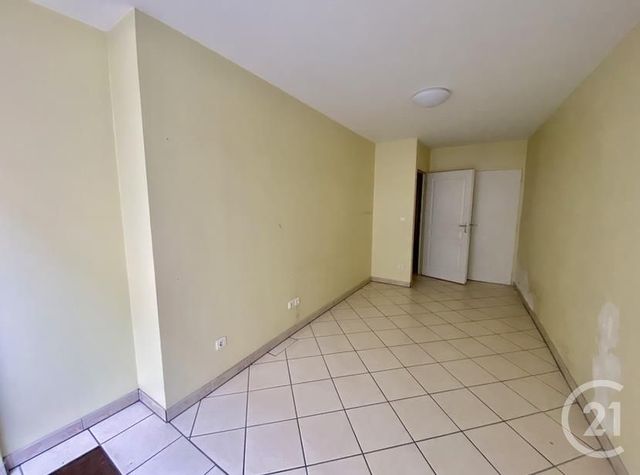 Appartement F4 à louer - 5 pièces - 58.19 m2 - SALIES DU SALAT - 31 - MIDI-PYRENEES - Century 21 Pyrénées Immo